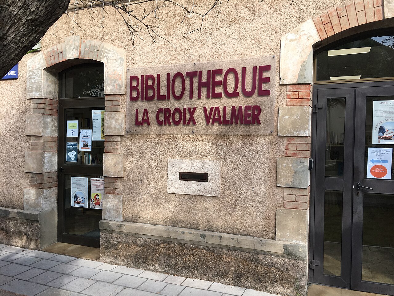 Bibliothèque (La Croix-Valmer)-3824
