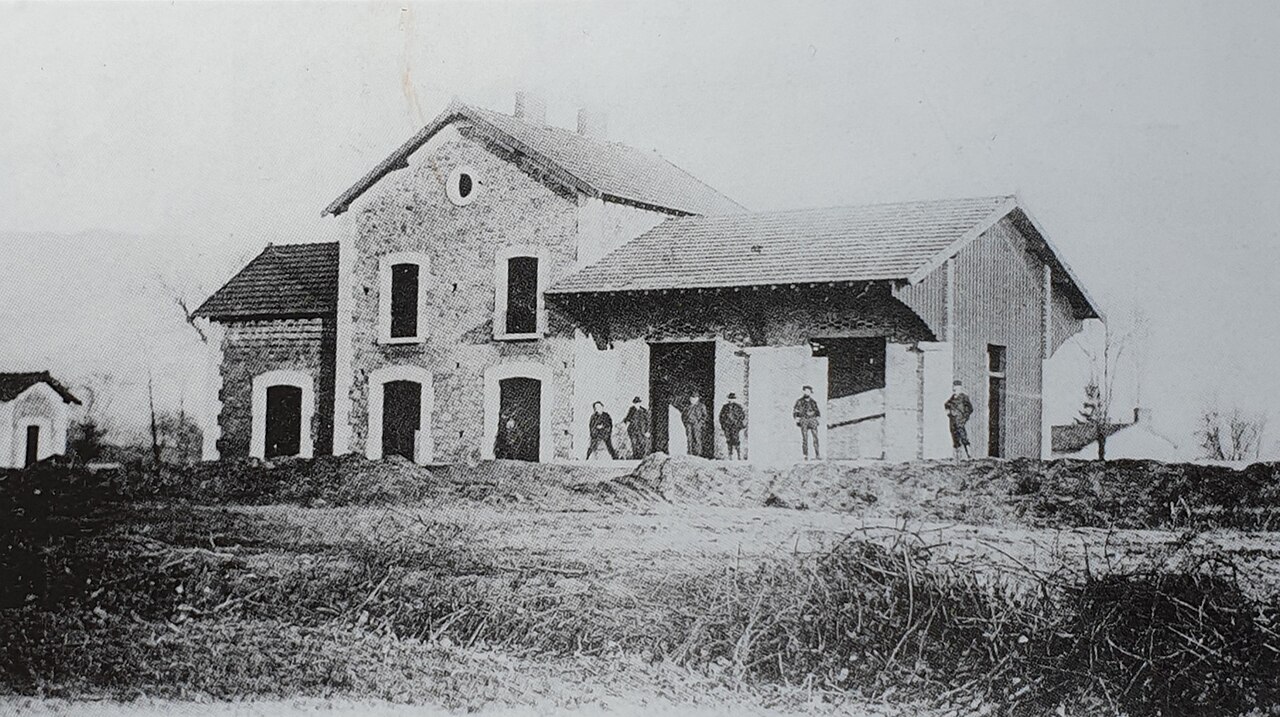 Gare du Mayet-de-Montagne en construction