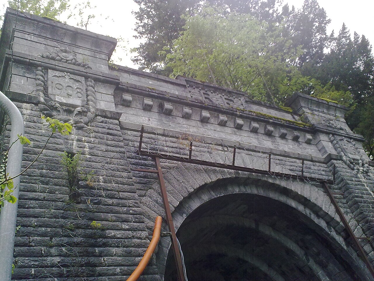 Entrée côté francais du tunnel ferroviaire du Somport vue 5
